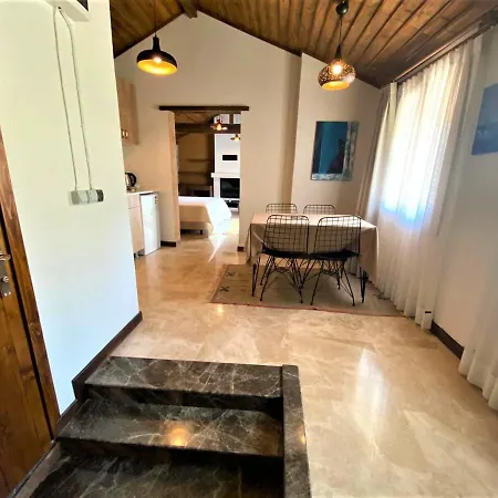 Bed & Breakfast Gueney Urla Ozbek