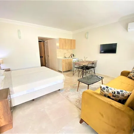 Bed & Breakfast Gueney Urla Ozbek