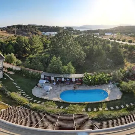 Gueney Urla Bed & Breakfast 4*