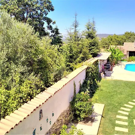 Gueney Urla Bed & Breakfast 4*