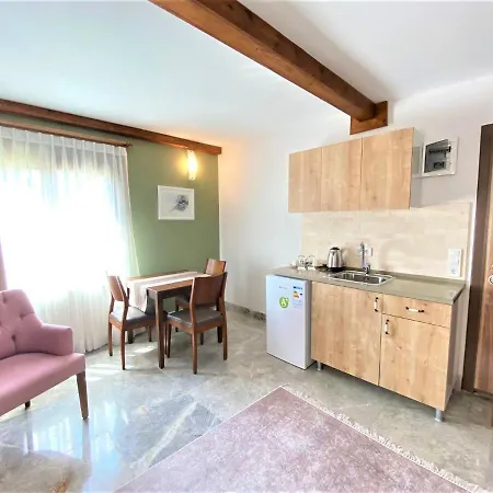 Gueney Urla Bed & Breakfast Ozbek