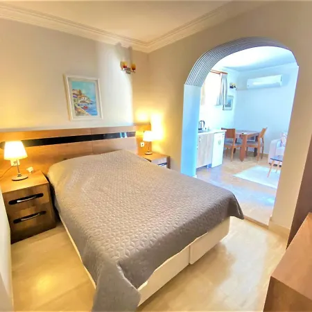 Bed & Breakfast Gueney Urla 4*