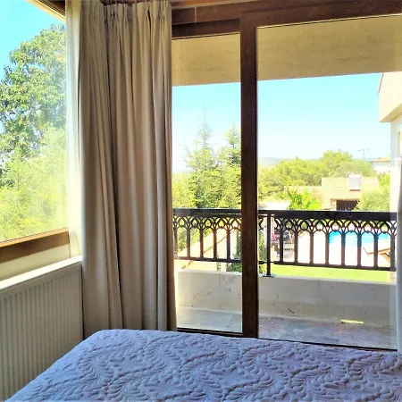 Bed & Breakfast Gueney Urla Ozbek