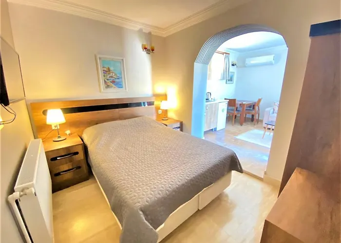 Bed & Breakfast Gueney Urla 4*