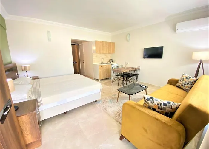 Bed & Breakfast Gueney Urla Ozbek